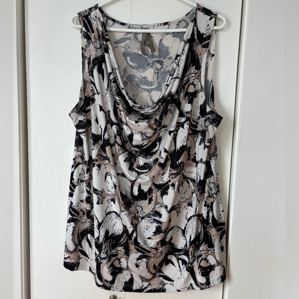 🎉4/30$🎉 Monochrome Floral Drape Tank – Size 1X